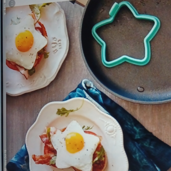 Pampered Chef emoji pancake silicone mold with emoji Stencil and Mickey Mouse - Picture 5 of 6